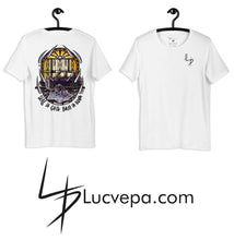 Cargar imagen en el visor de la galería, Camiseta Gata bajo la lluvia