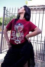 Cargar imagen en el visor de la galería, Camiseta Quien ilumina mi feria eres tú