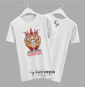 Camiseta Quien juega con fuego