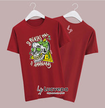 Cargar imagen en el visor de la galería, Camiseta Si piensas mal te amargaras
